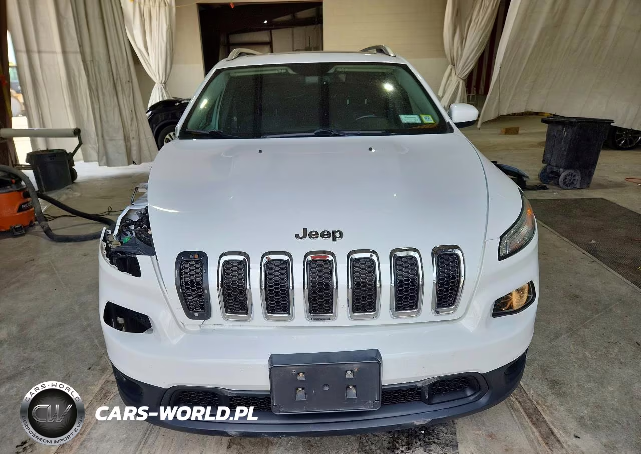 2016 Jeep Cherokee Latitude VIN:1C4PJMCB0GW132540 - 5