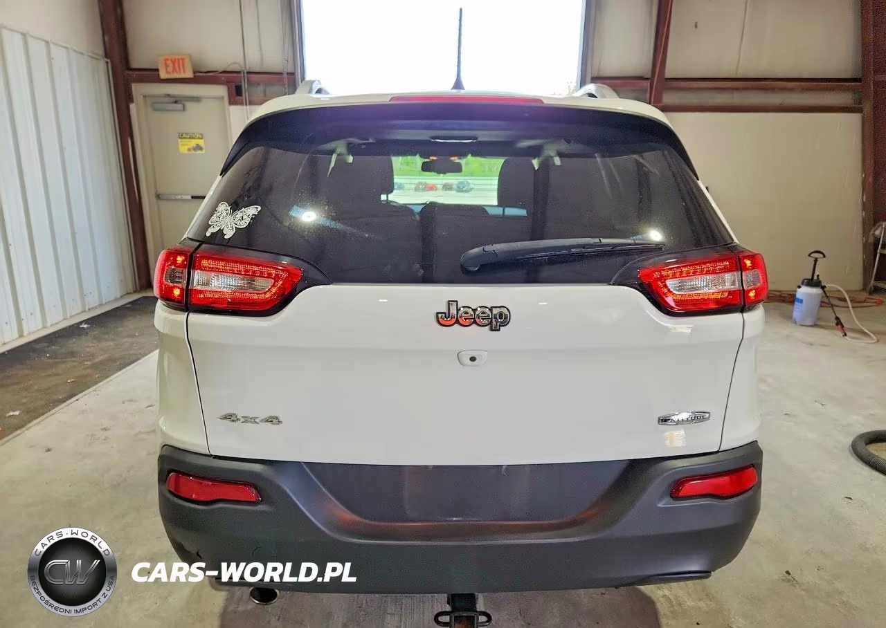 2016 Jeep Cherokee Latitude VIN:1C4PJMCB0GW132540 - 6