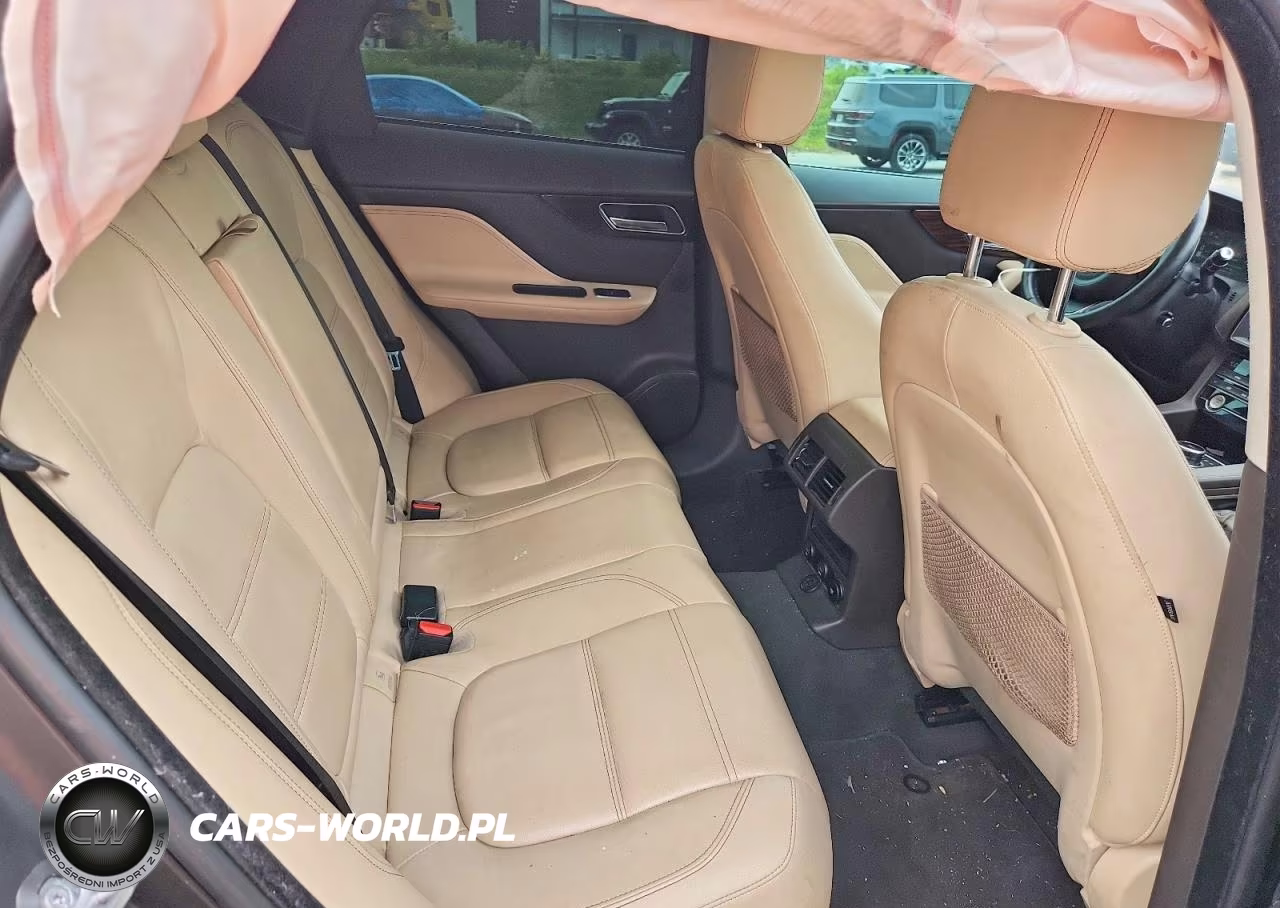 2020 Jaguar F-Pace Prestige VIN:SADCK2FX3LA618164 - 11
