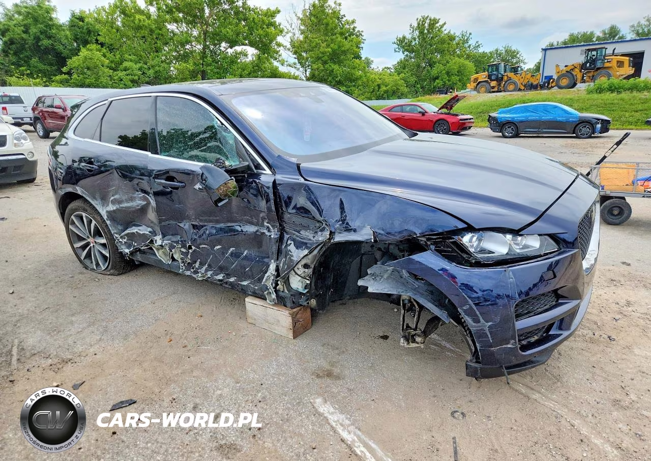 2020 Jaguar F-Pace Prestige VIN:SADCK2FX3LA618164 - 4