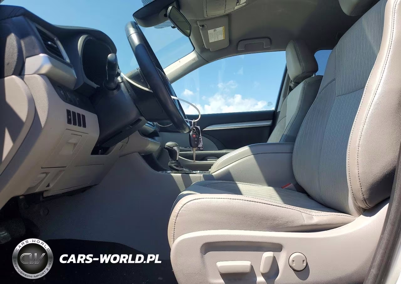 2017 Toyota Highlander Le Plus VIN:5TDBZRFH7HS426437 - 7