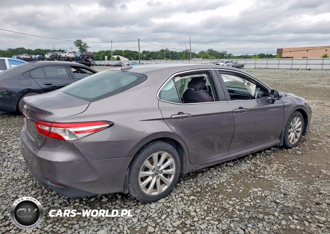 2020 Toyota Camry Le VIN:4T1L11AK6LU920465 - 3