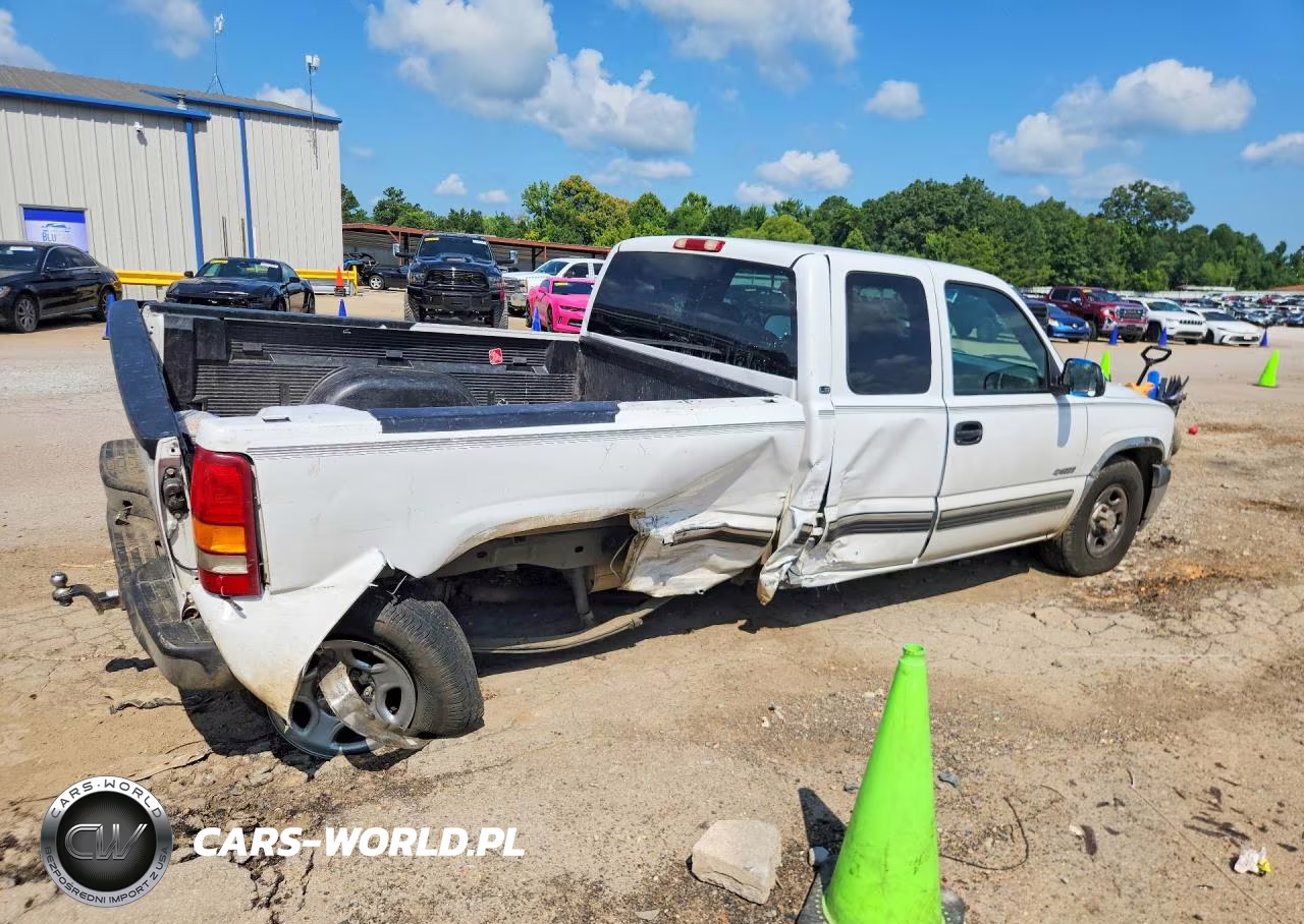 1999 Chevrolet Silverado C1500 VIN:1GCEC19T2XZ146714 - 3