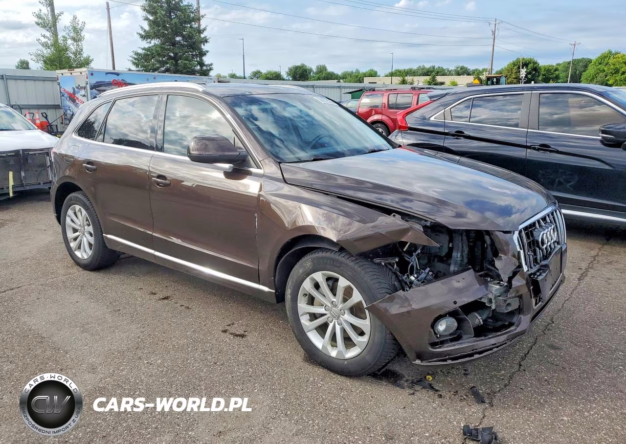2014 Audi Q5 Premium Plus VIN:WA1LFAFP1EA054523 - 4