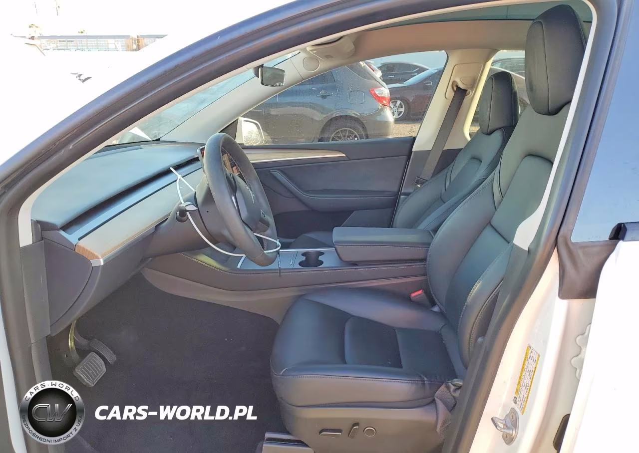 2023 Tesla Model Y VIN:7SAYGDEE9PA066195 - 7