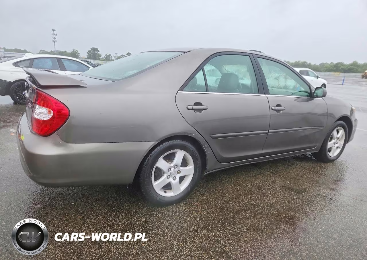 2002 Toyota Camry Se V6 VIN:4T1BF30K82U513272 - 3