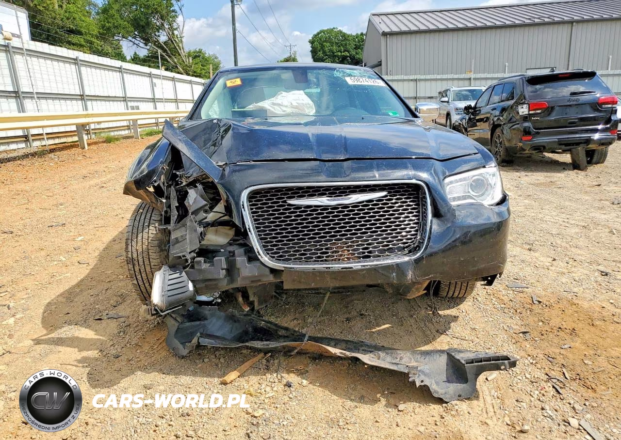 2016 Chrysler 300C VIN:2C3CCAEG4GH207369 - 5