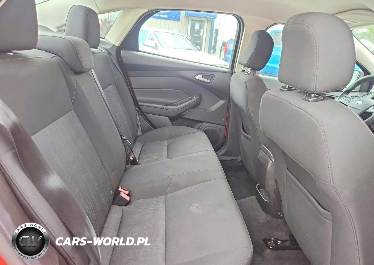 2016 Ford Focus Se VIN:1FADP3F25GL325362 - 10