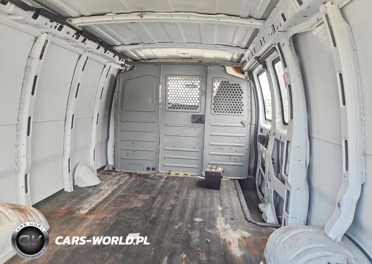 2011 Chevrolet Express 2500 Delivery Van VIN:1GCWGFBAXB1111831 - 10