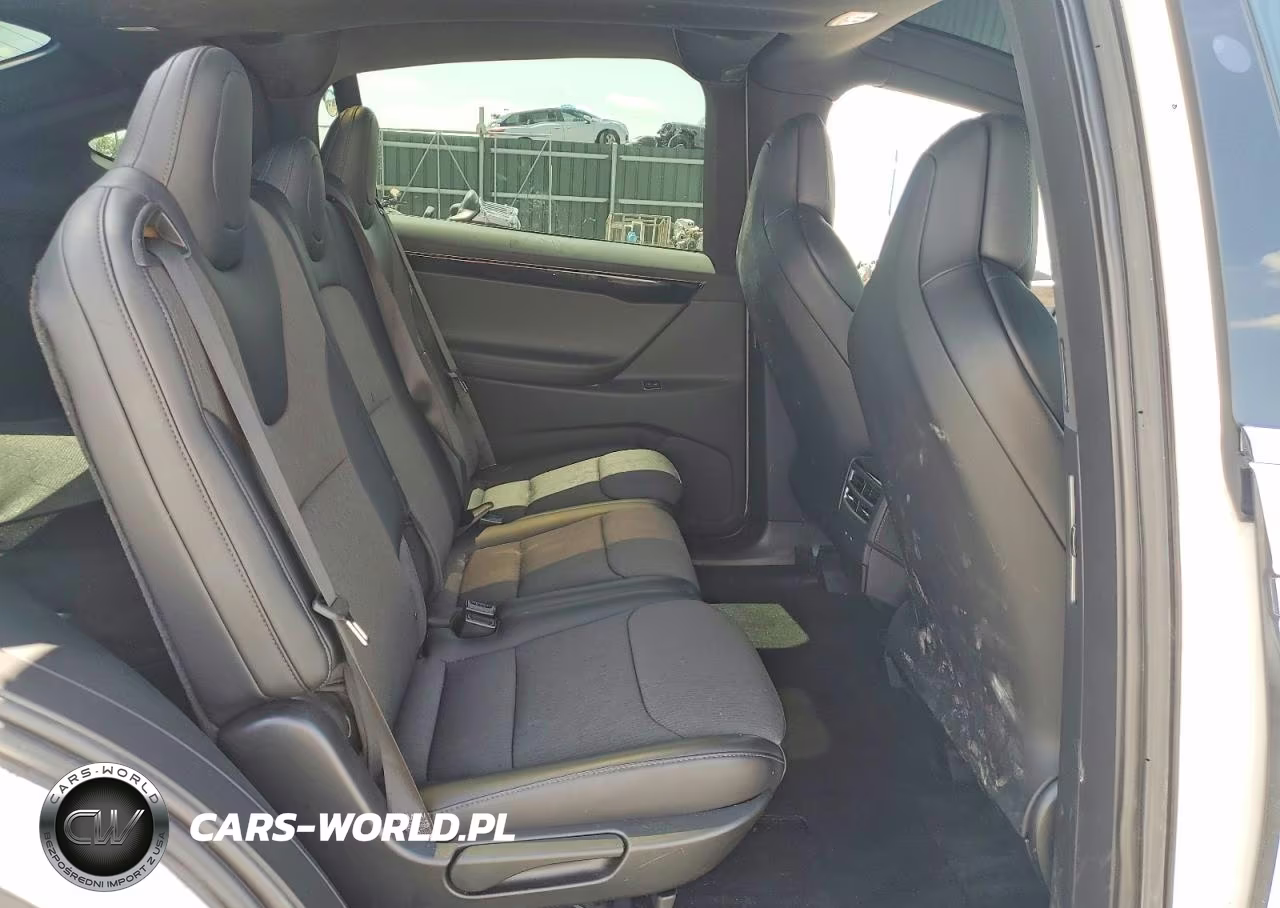 2018 Tesla Model X VIN:5YJXCAE23JF121274 - 11