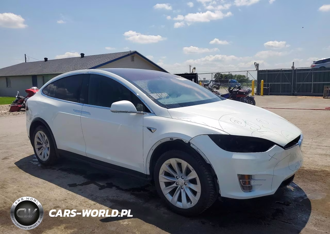 2018 Tesla Model X VIN:5YJXCAE23JF121274 - 4