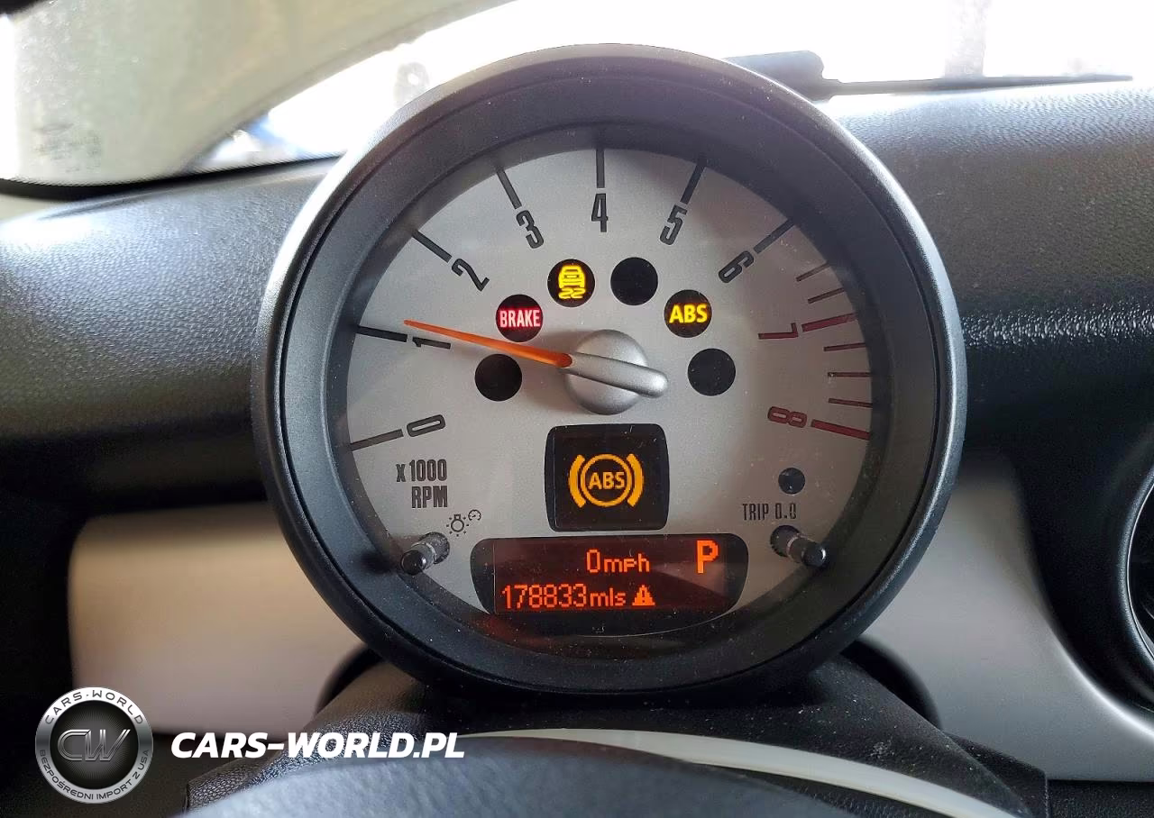 2011 Mini Cooper VIN:WMWSU3C50BT251363 - 9