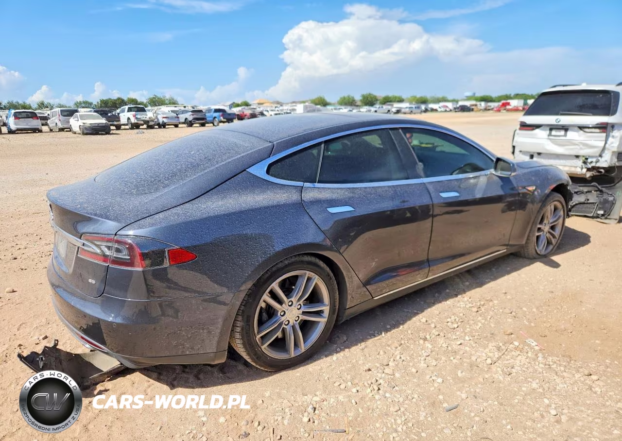 2014 Tesla Model S VIN:5YJSA1H16EFP53355 - 3
