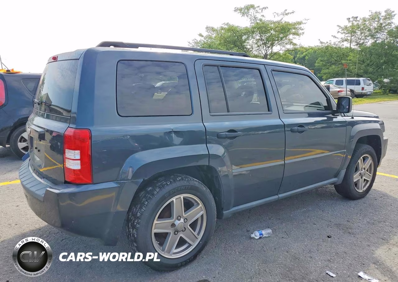 2008 Jeep Patriot Sport VIN:1J8FT28W58D668265 - 3