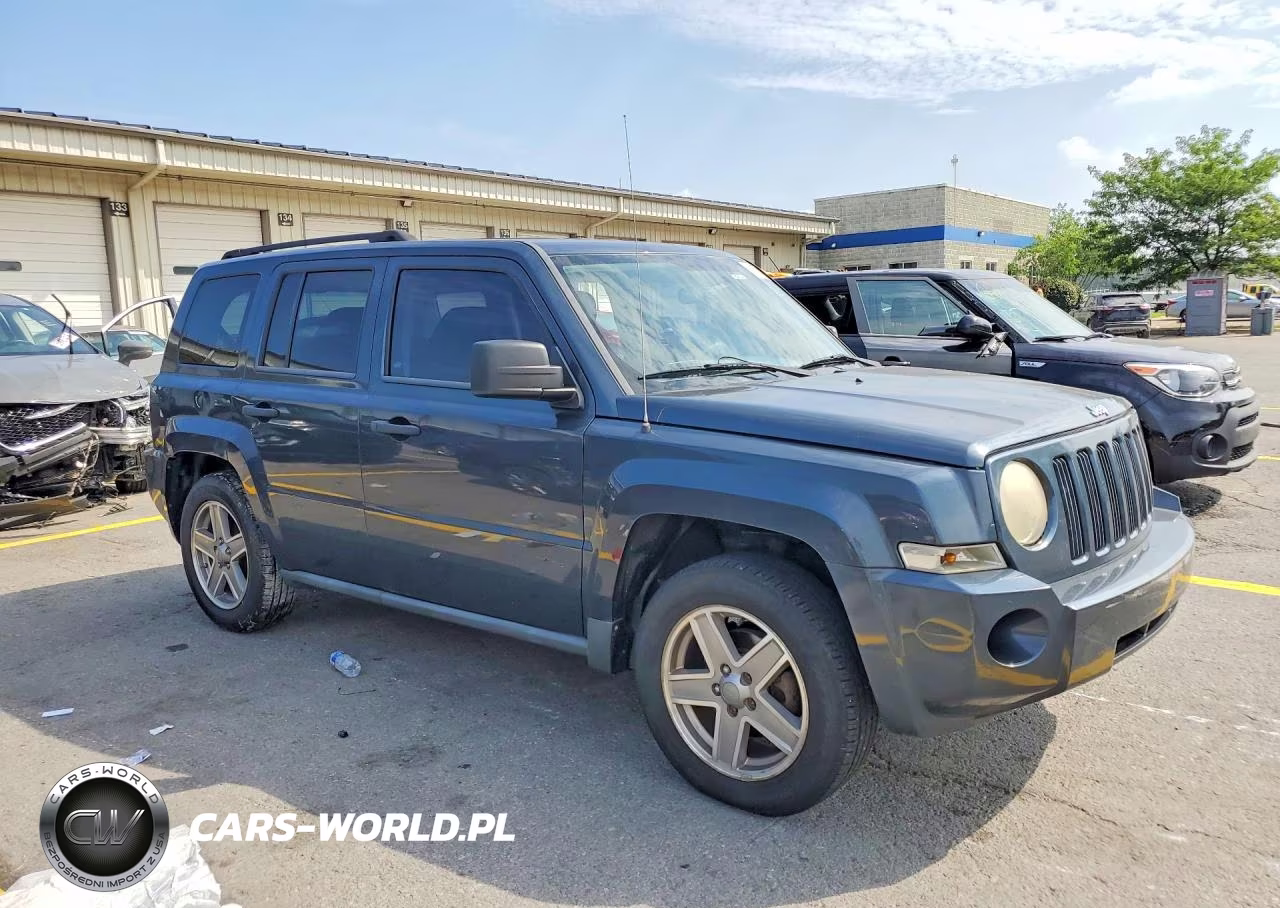 2008 Jeep Patriot Sport VIN:1J8FT28W58D668265 - 4