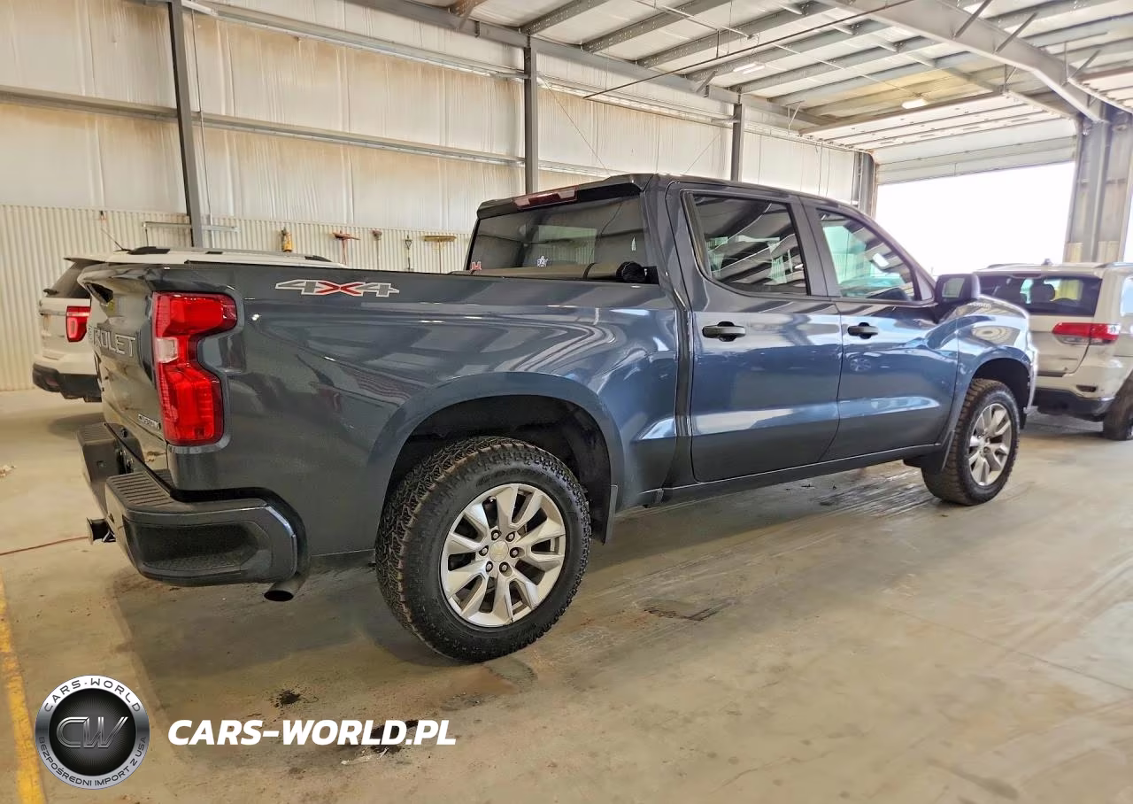 2021 Chevrolet Silverado K1500 Custom VIN:1GCPYBEK1MZ385874 - 3