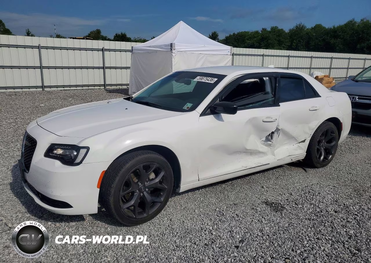 2023 Chrysler 300 Touring – zdjęcie 1 z 12