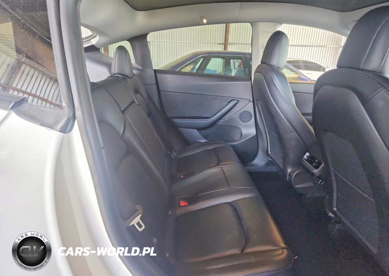 2021 Tesla Model Y VIN:5YJYGDEE4MF073308 - 10