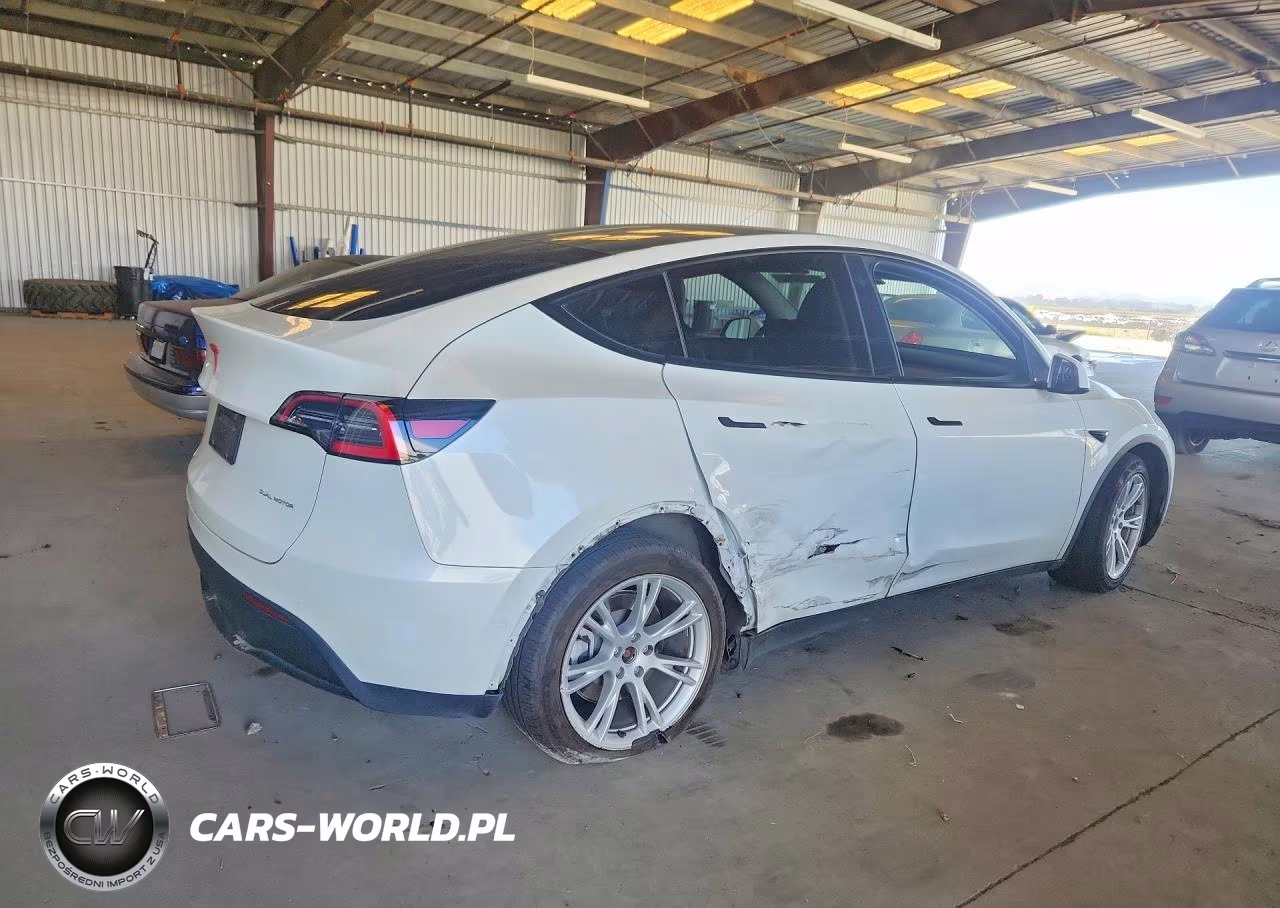 2021 Tesla Model Y VIN:5YJYGDEE4MF073308 - 3