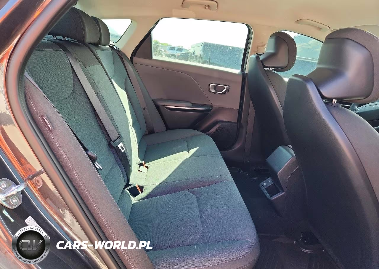 2025 Kia K4 Lxs VIN:3KPFT4DE1SE015714 - 10