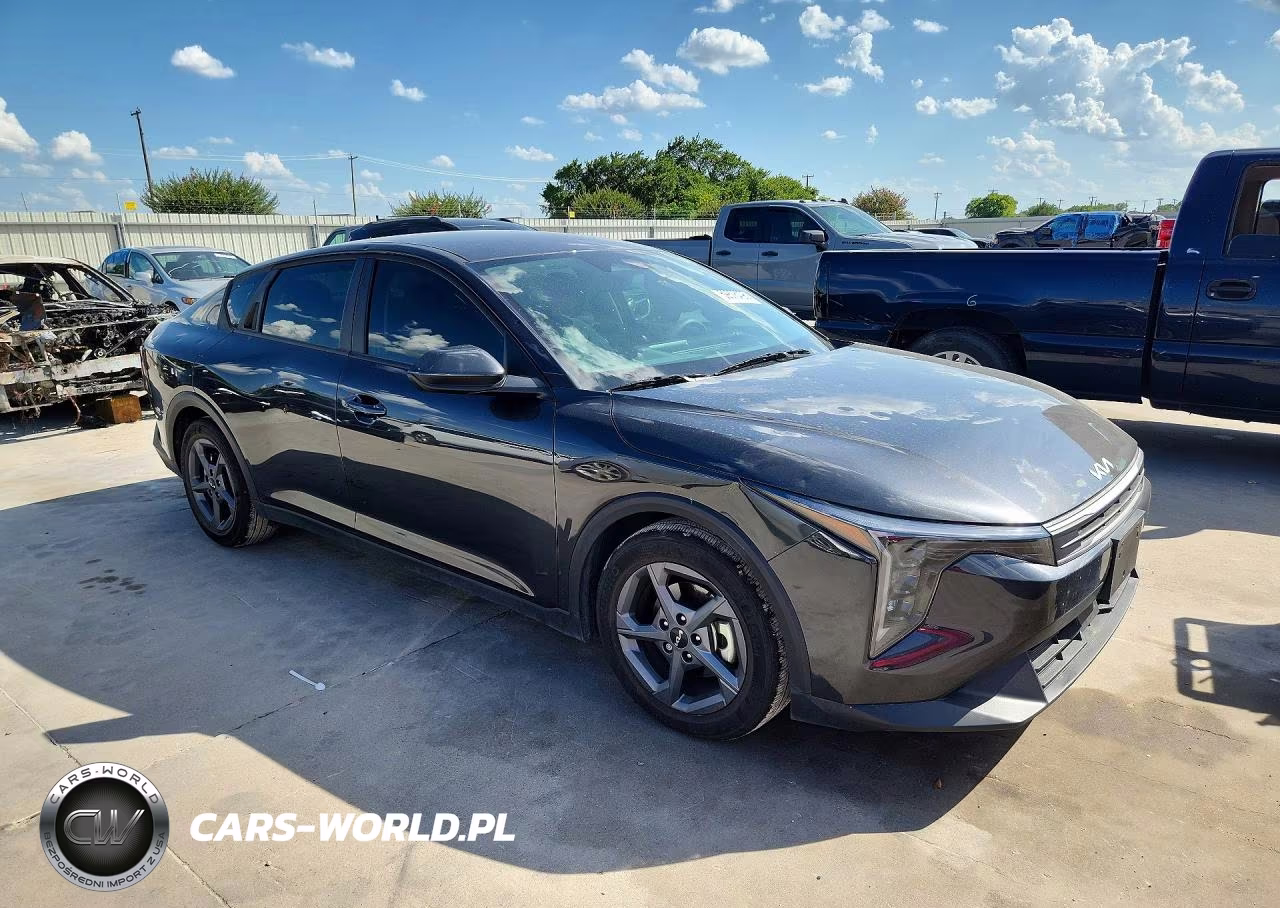2025 Kia K4 Lxs VIN:3KPFT4DE1SE015714 - 4