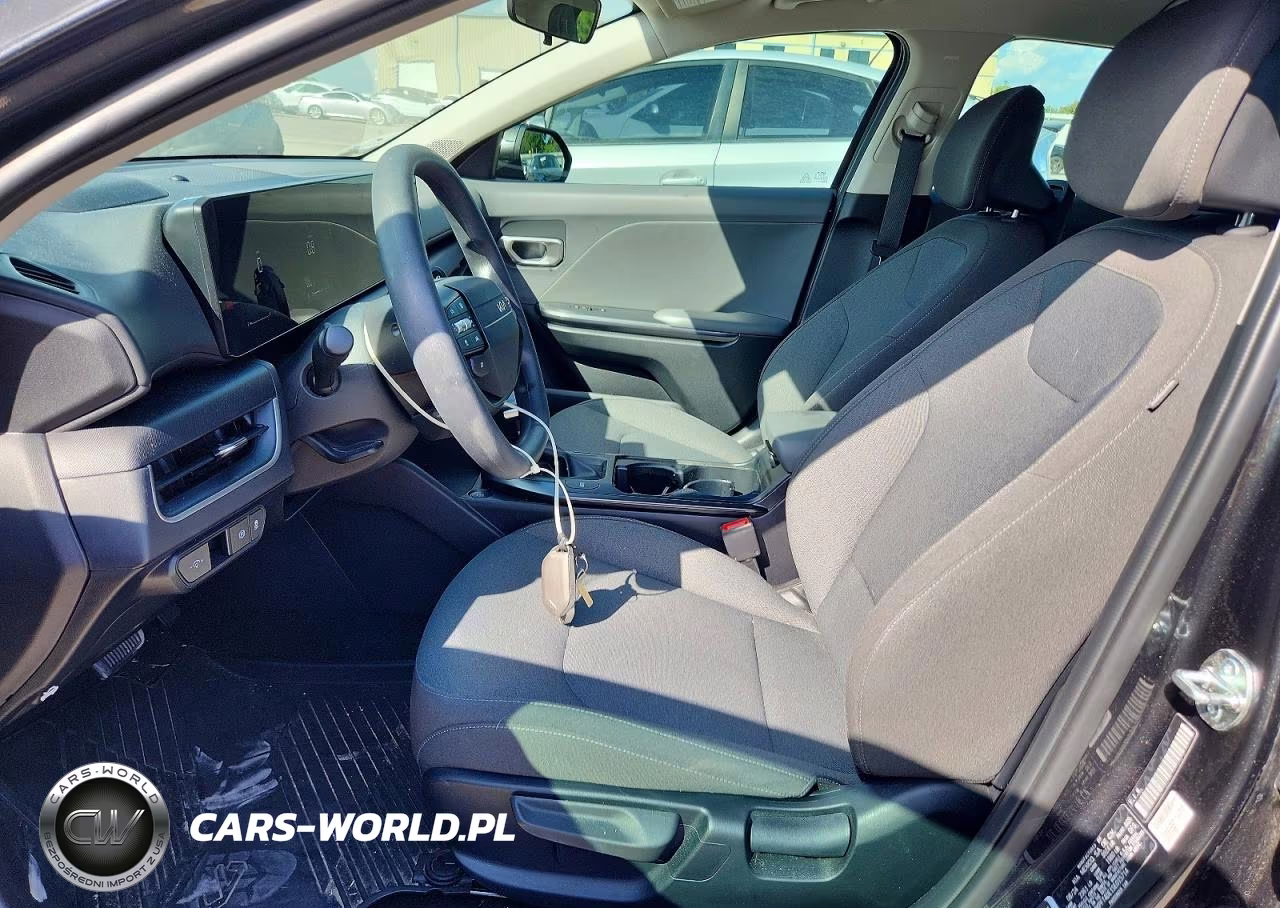 2025 Kia K4 Lxs VIN:3KPFT4DE1SE015714 - 7