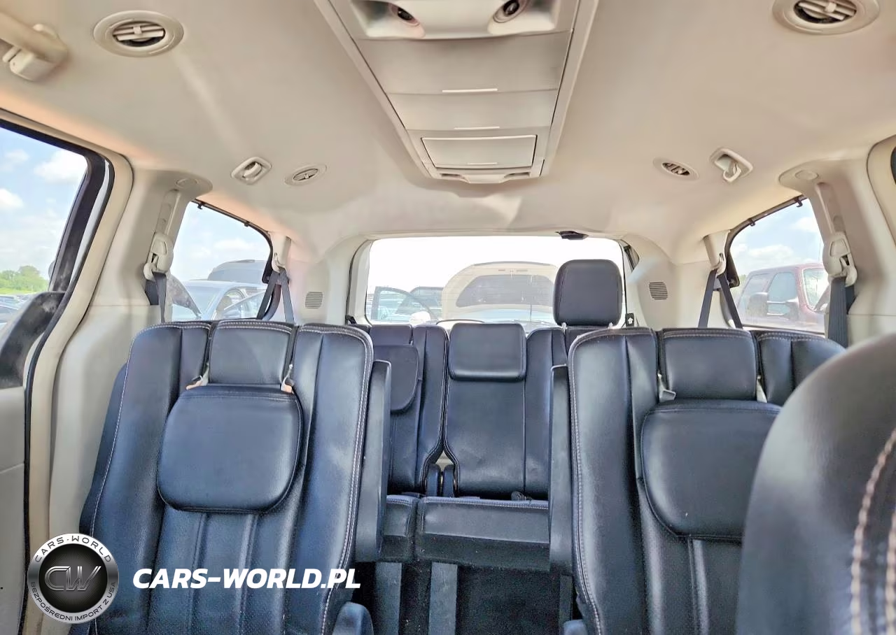 2014 Chrysler Town & Country Touring L VIN:2C4RC1CG5ER248853 - 10