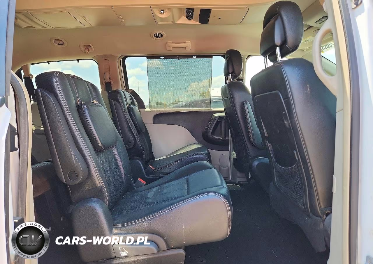 2014 Chrysler Town & Country Touring L VIN:2C4RC1CG5ER248853 - 11