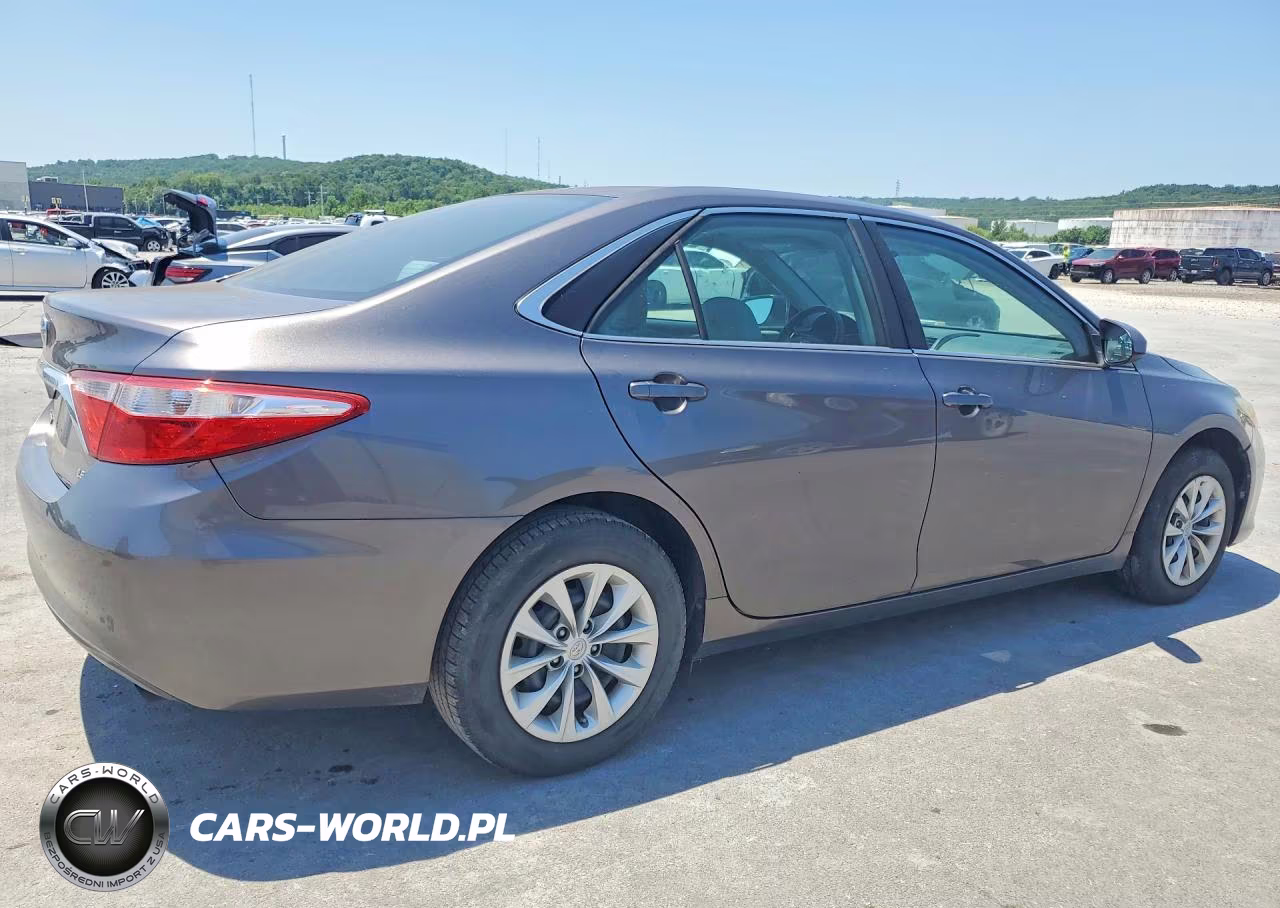 2016 Toyota Camry Le VIN:4T4BF1FK2GR533736 - 3