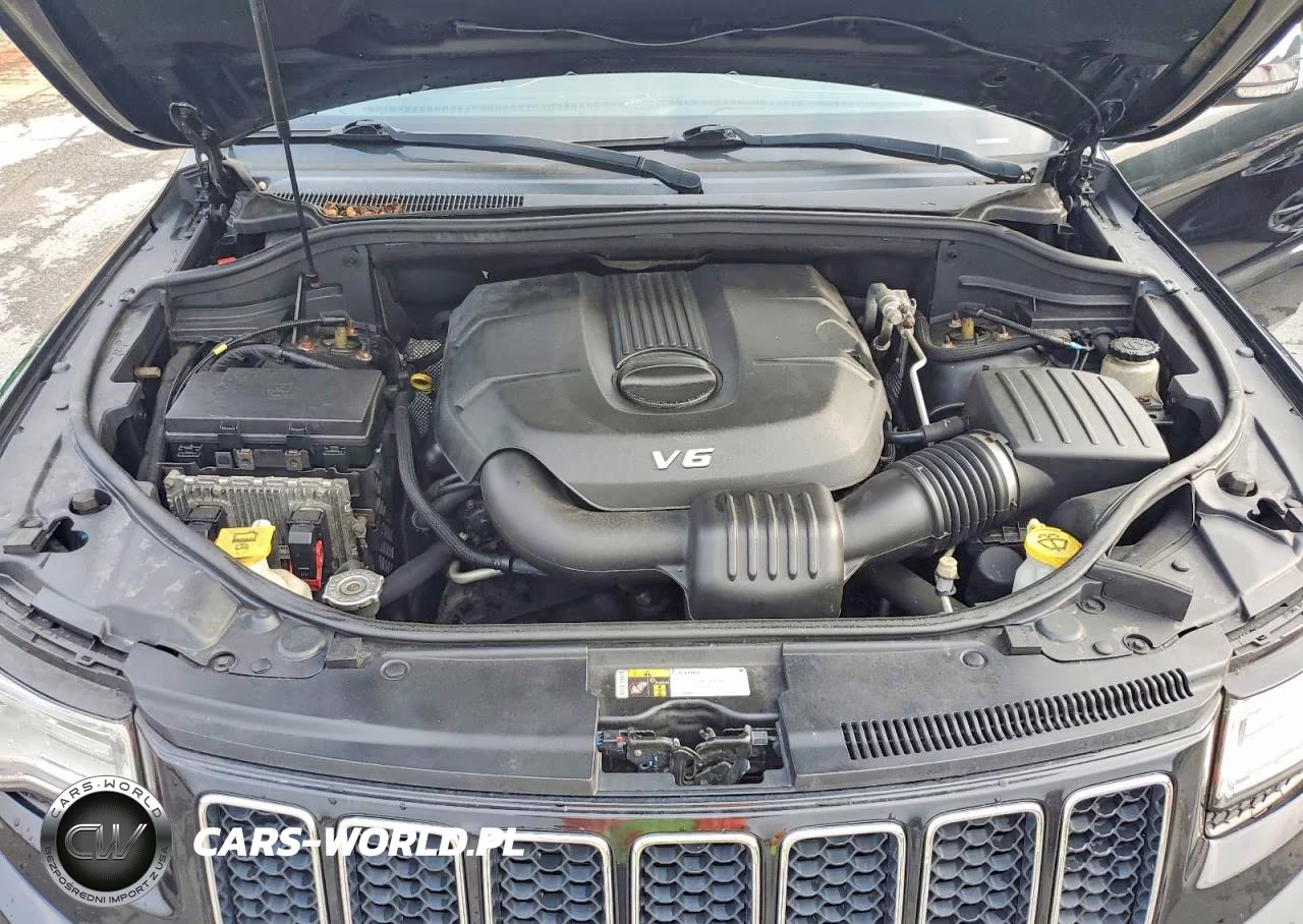 2015 Jeep Grand Cherokee Overland VIN:1C4RJFCG9FC813182 - 12