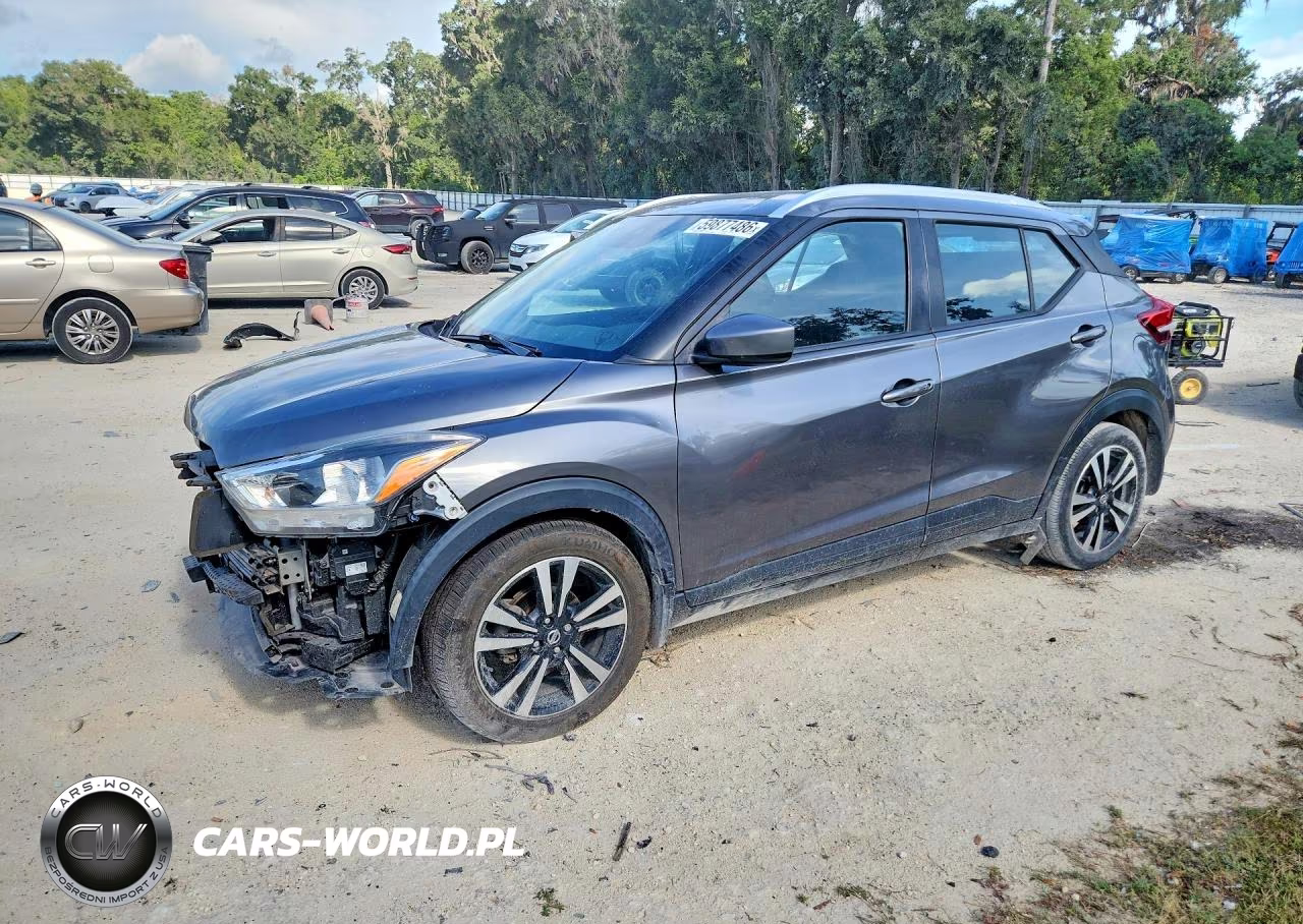 2020 Nissan Kicks Sv