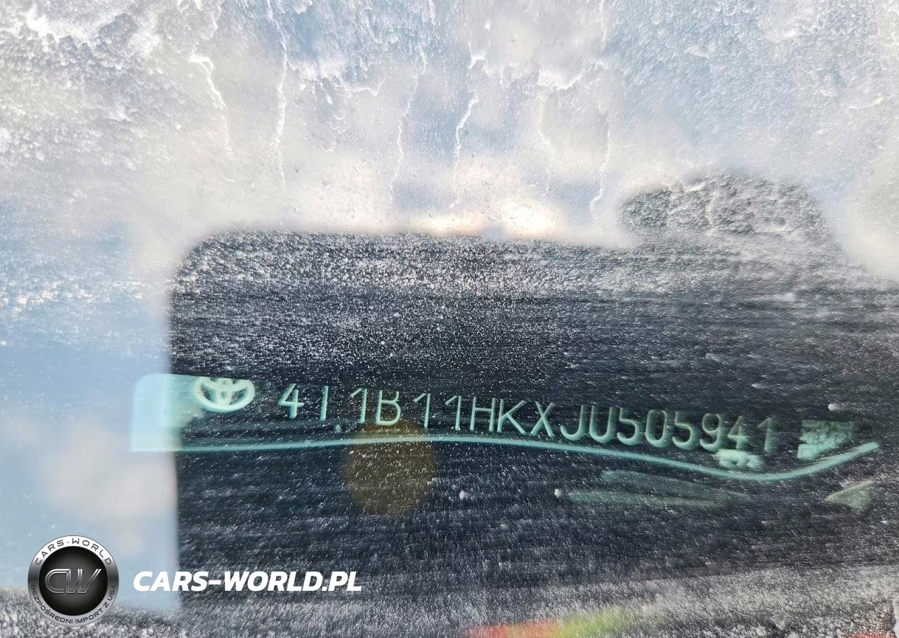 2018 Toyota Camry L VIN:4T1B11HKXJU505941 - 12