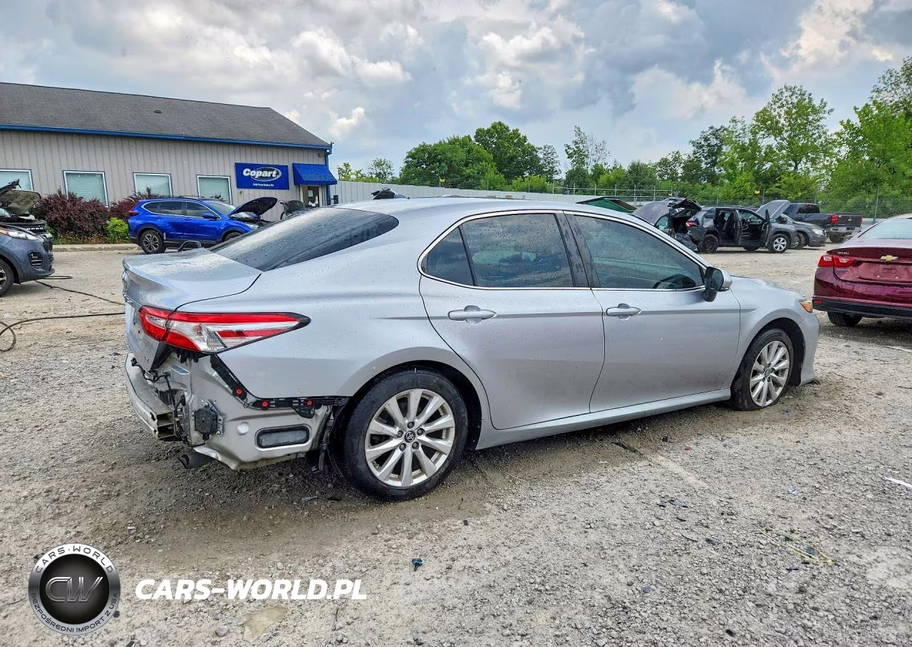 2018 Toyota Camry L VIN:4T1B11HKXJU505941 - 3