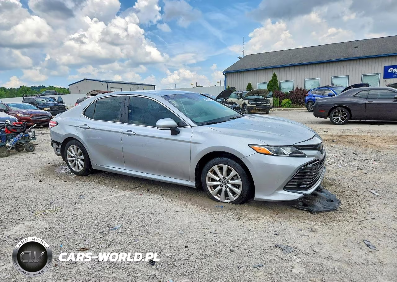 2018 Toyota Camry L VIN:4T1B11HKXJU505941 - 4