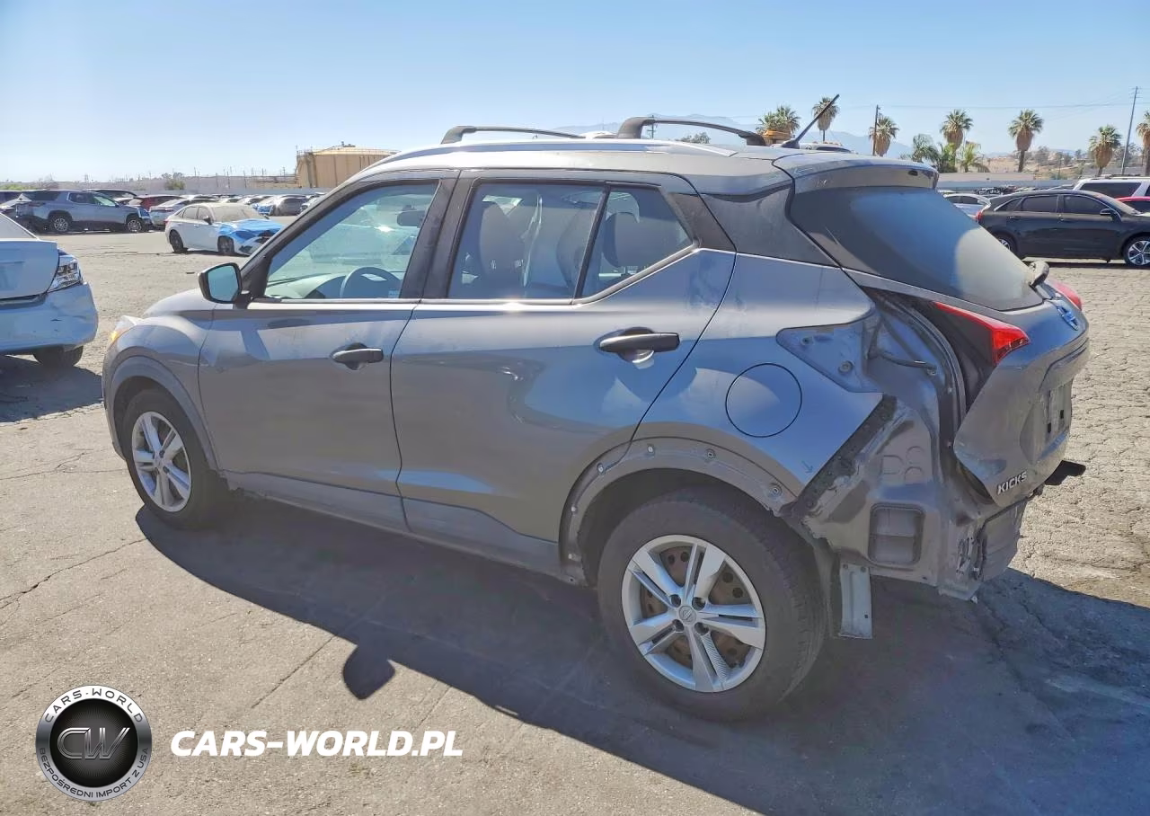 2018 Nissan Kicks S VIN:3N1CP5CU8JL523519 - 2