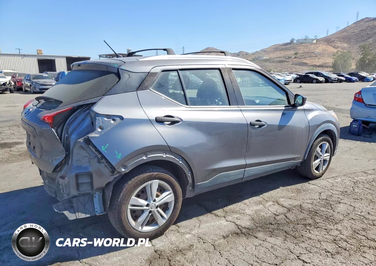 2018 Nissan Kicks S VIN:3N1CP5CU8JL523519 - 3