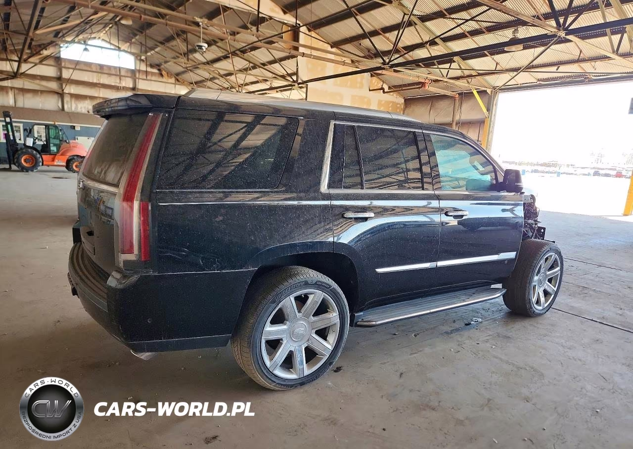 2019 Cadillac Escalade Luxury VIN:1GYS3BKJ2KR104063 - 3