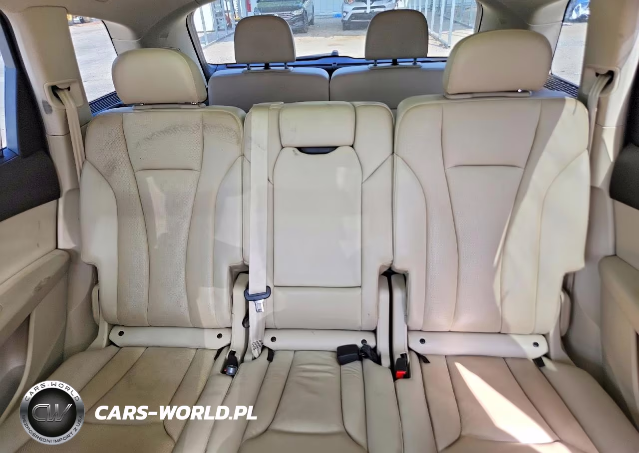 2017 Audi Q7 Prestige VIN:WA1VAAF70HD050098 - 10