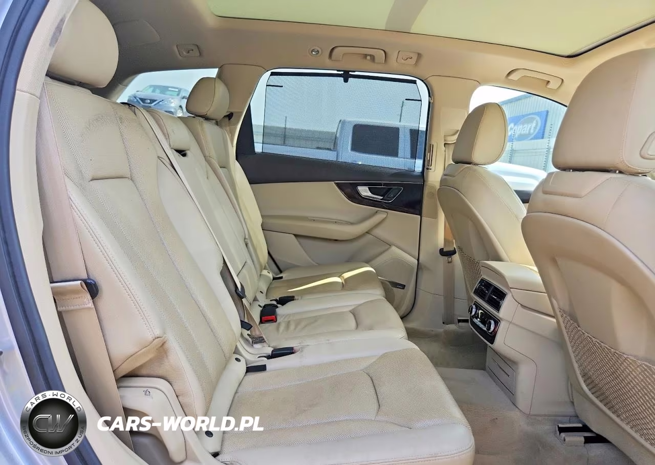 2017 Audi Q7 Prestige VIN:WA1VAAF70HD050098 - 11