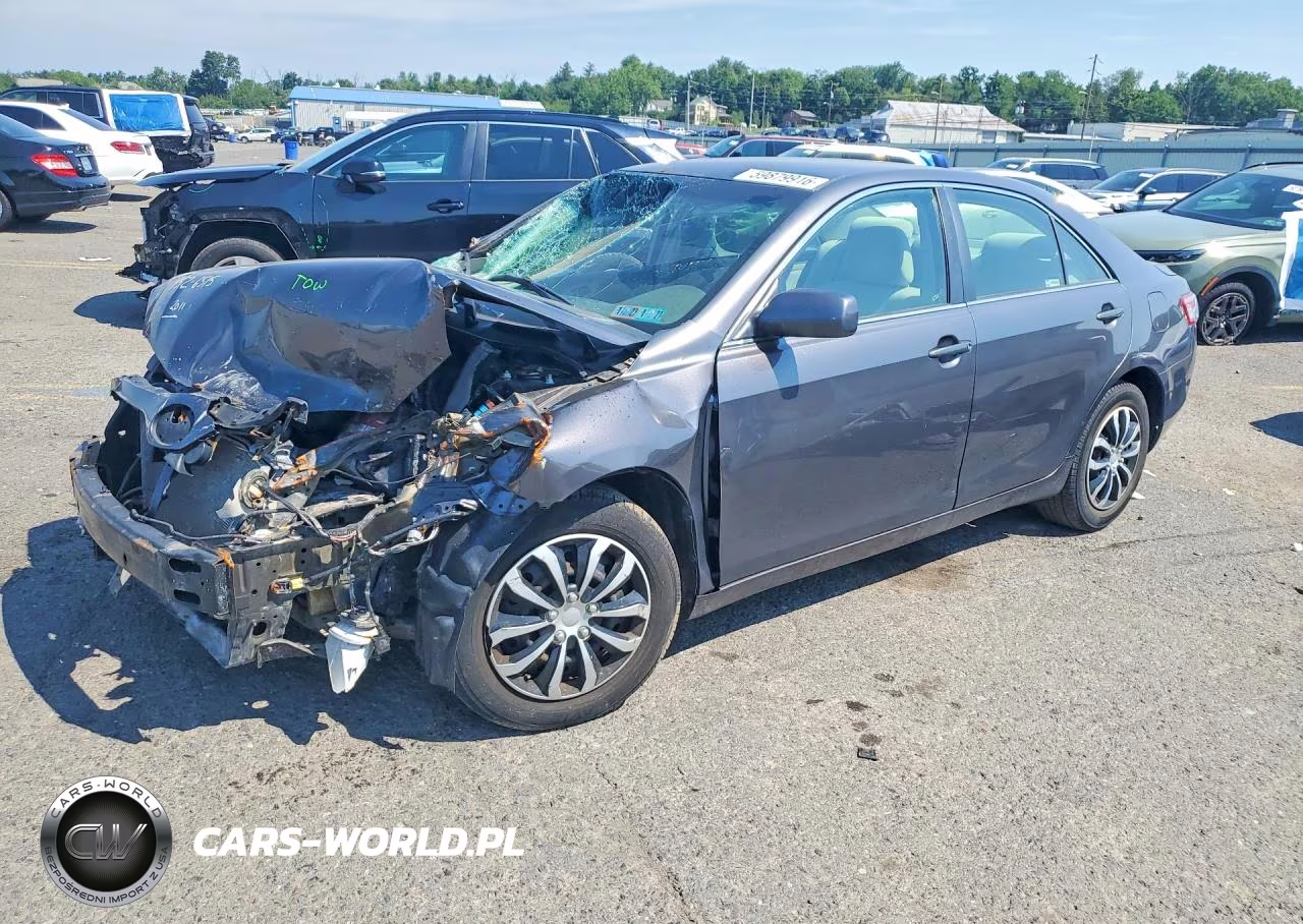 2011 Toyota Camry Le – zdjęcie 1 z 13