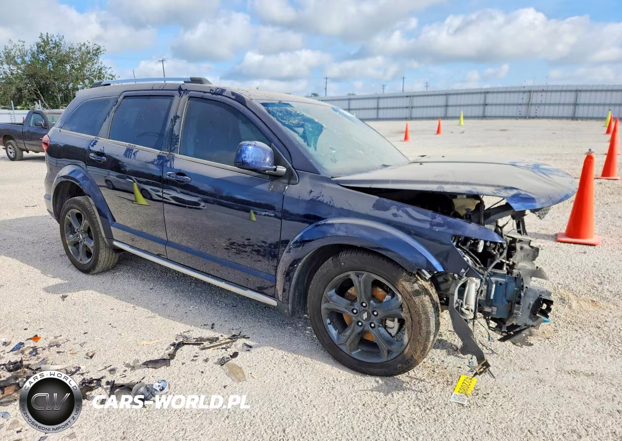 2020 Dodge Journey Crossroad VIN:3C4PDCGB2LT188572 - 4