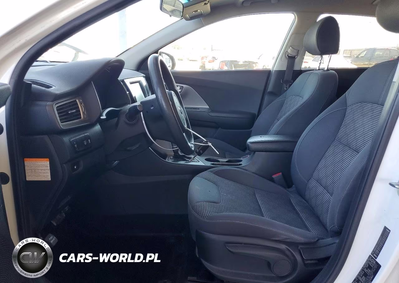 2018 Kia Niro Fe VIN:KNDCB3LC2J5210117 - 7