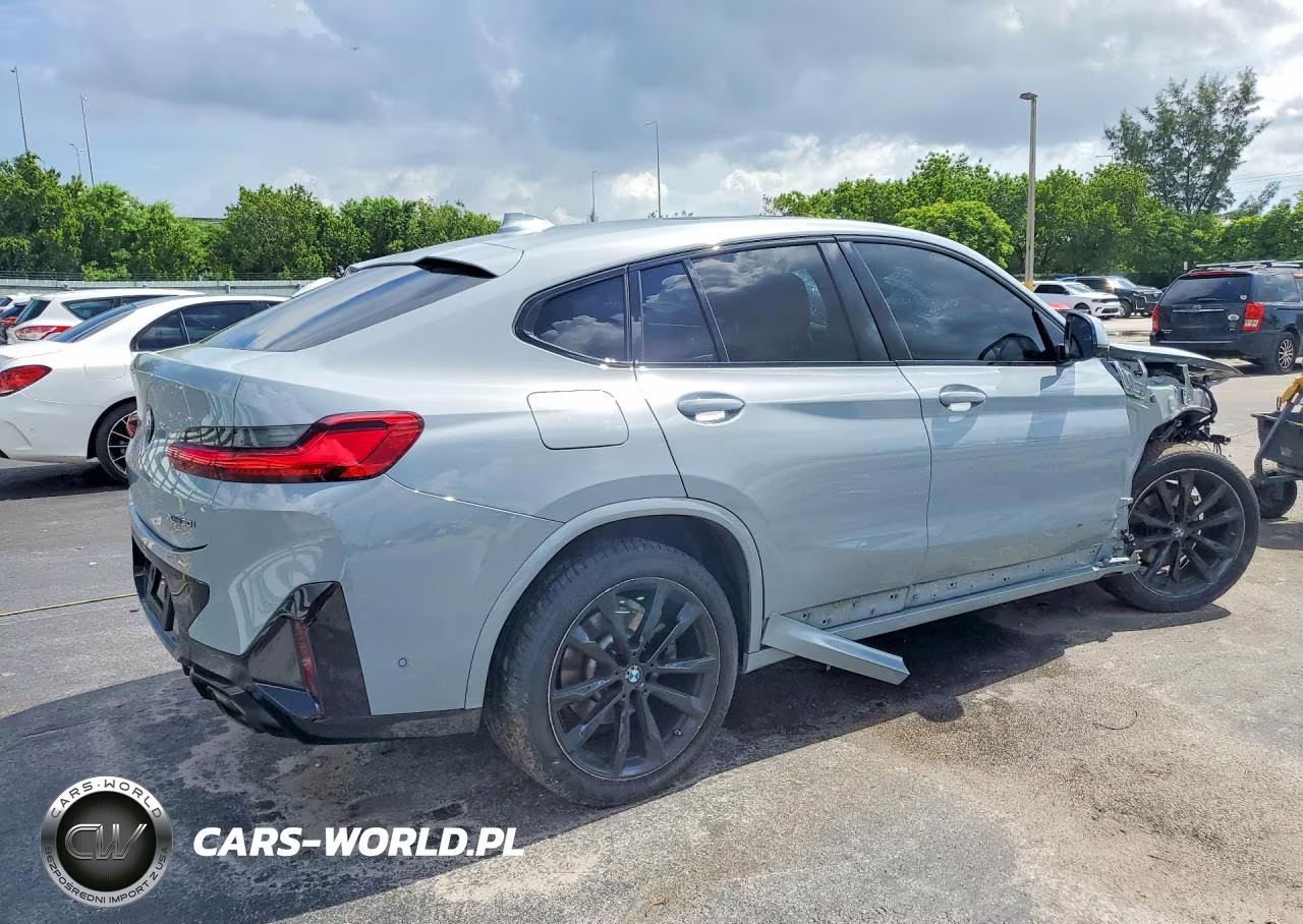 2025 BMW X4 xDrive30I VIN:5UX33DT08S9Y15390 - 3