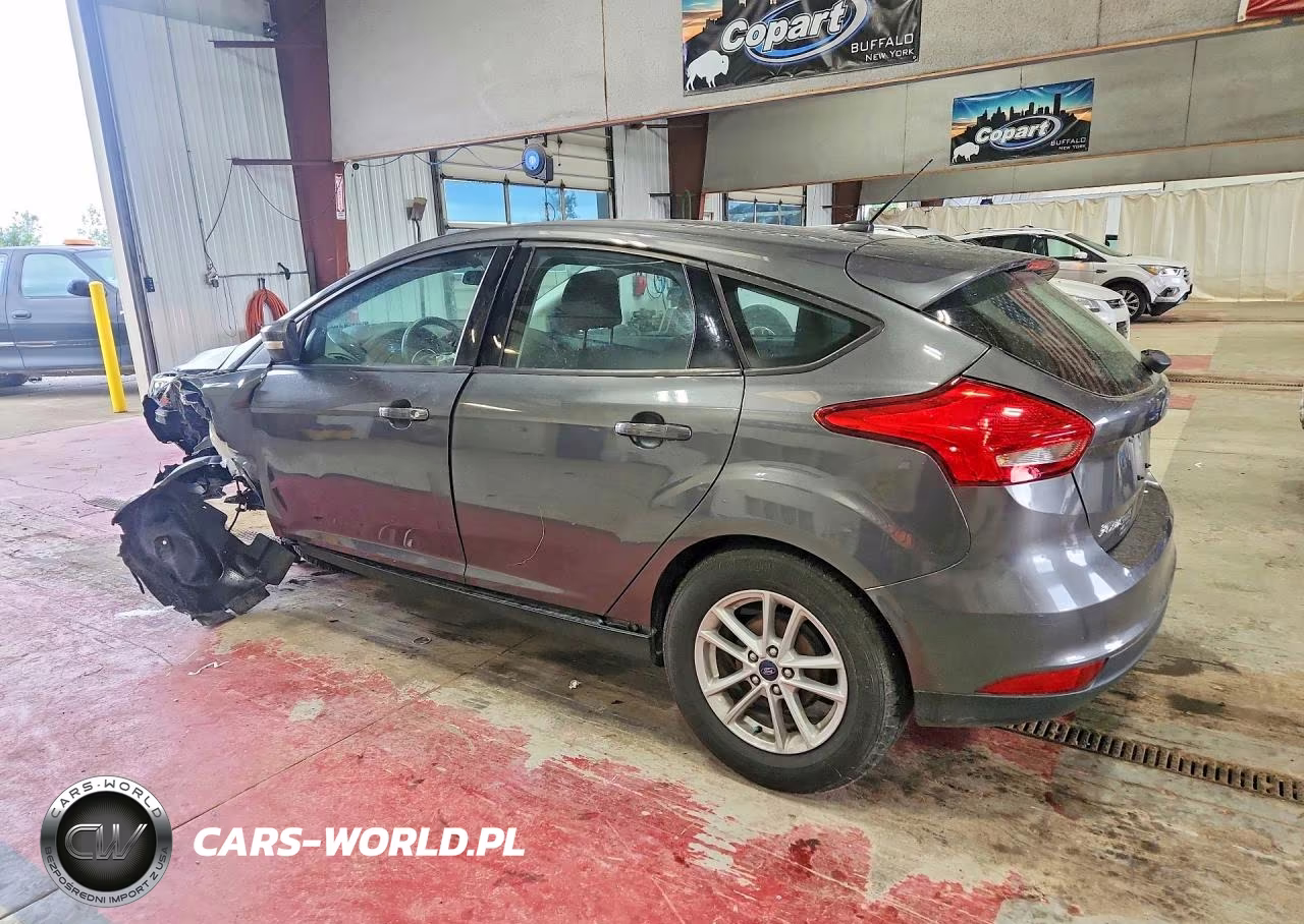 2018 Ford Focus Se VIN:1FADP3K22JL301341 - 2
