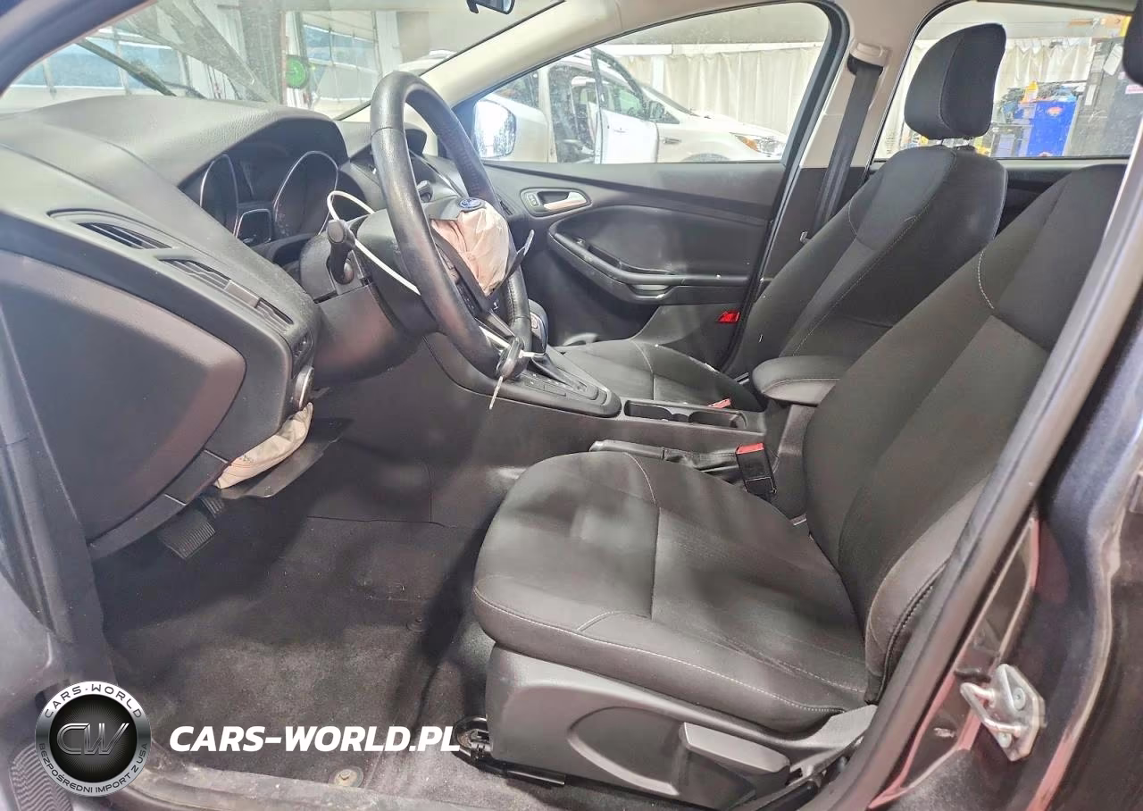 2018 Ford Focus Se VIN:1FADP3K22JL301341 - 7