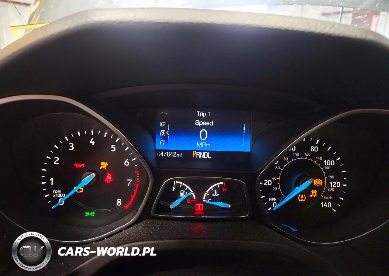 2018 Ford Focus Se VIN:1FADP3K22JL301341 - 9