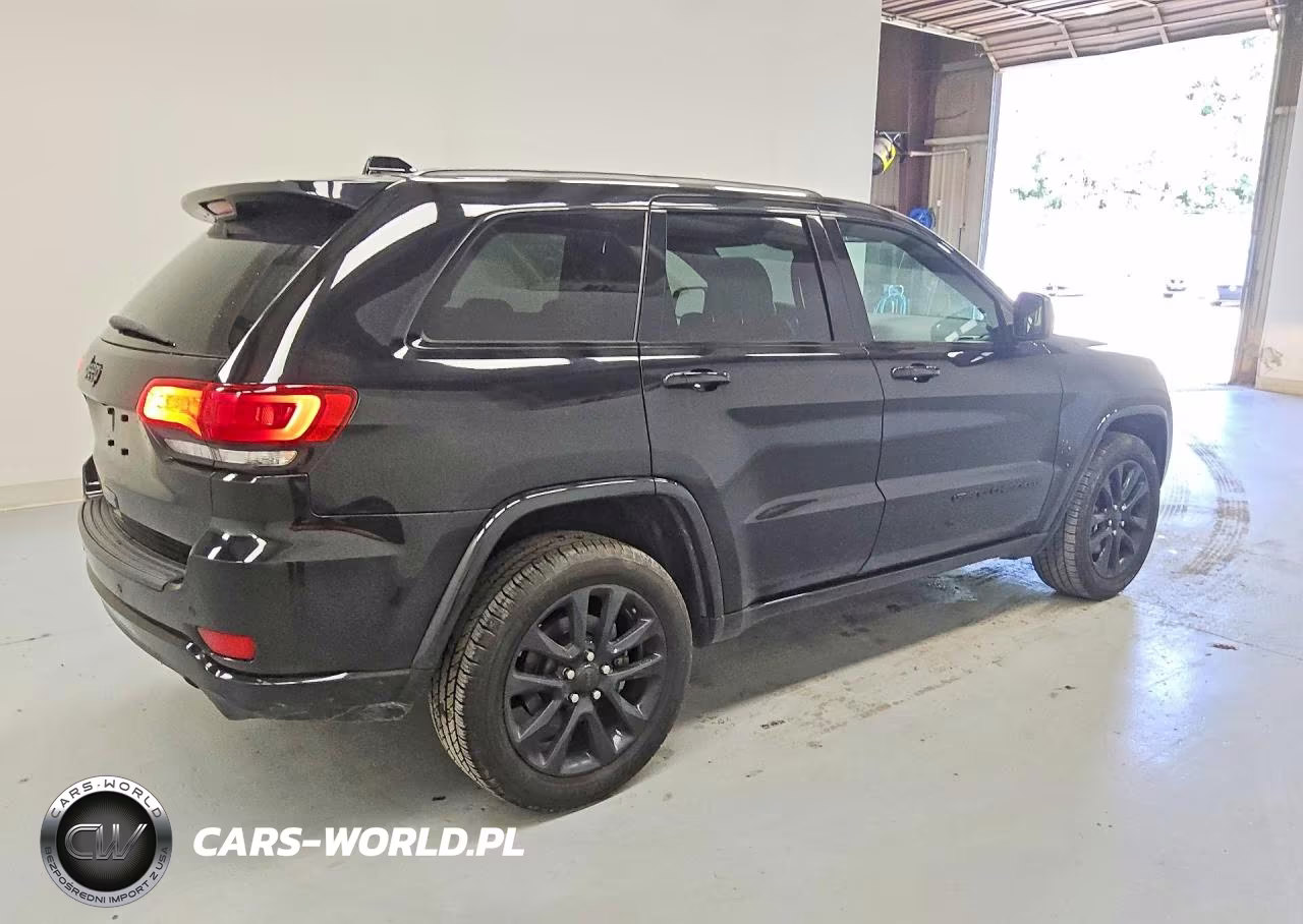 2021 Jeep Grand Cherokee Laredo VIN:1C4RJFAG0MC588005 - 3
