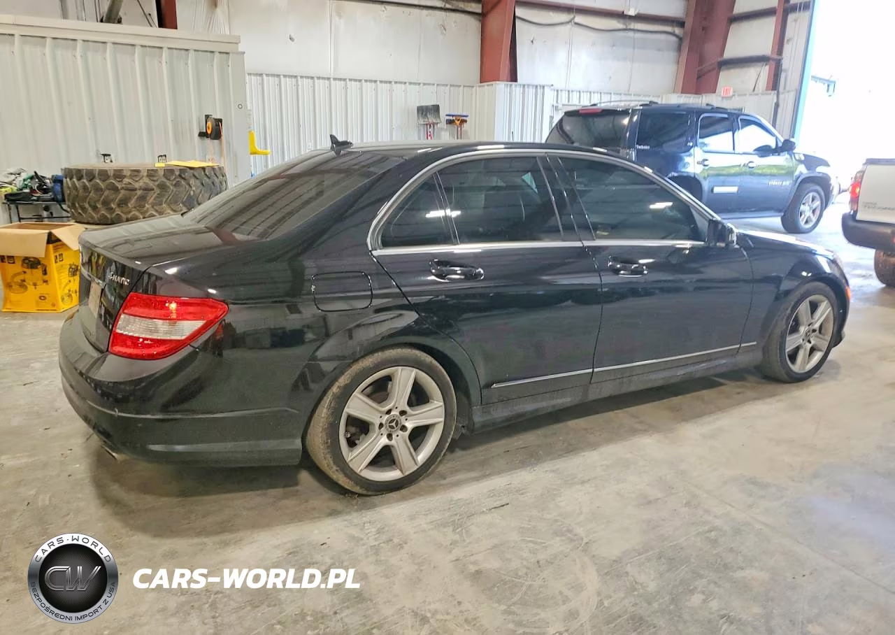 2011 Mercedes-Benz C 300 4Matic VIN:WDDGF8BB6BR185962 - 3