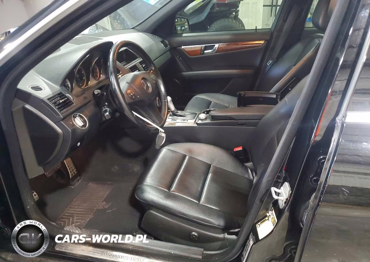 2011 Mercedes-Benz C 300 4Matic VIN:WDDGF8BB6BR185962 - 7