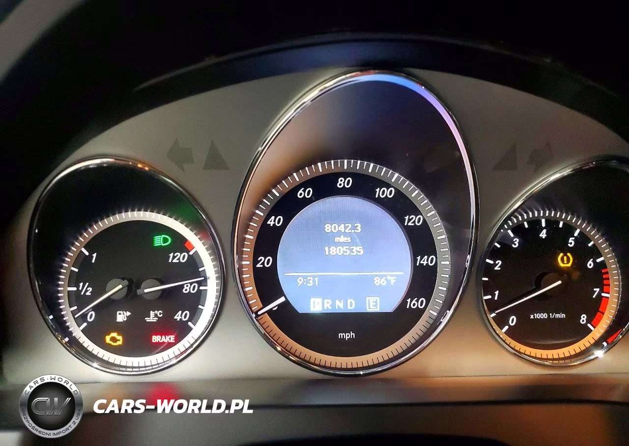 2011 Mercedes-Benz C 300 4Matic VIN:WDDGF8BB6BR185962 - 9